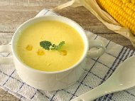 Пилешка крем супа с царевица и готварска сметана